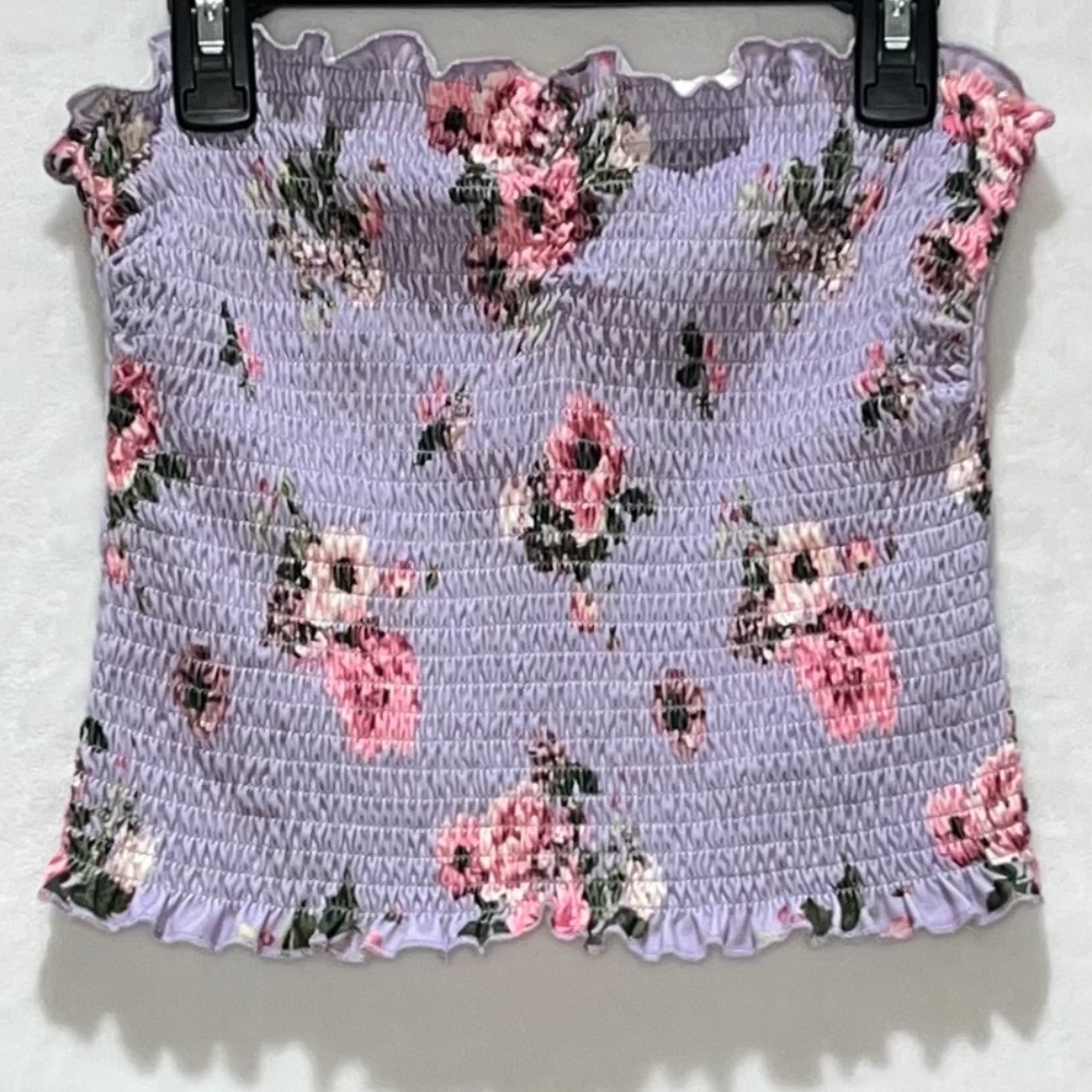 Rue 21 Stretchy Light Purple Floral Crop Top (Size M)